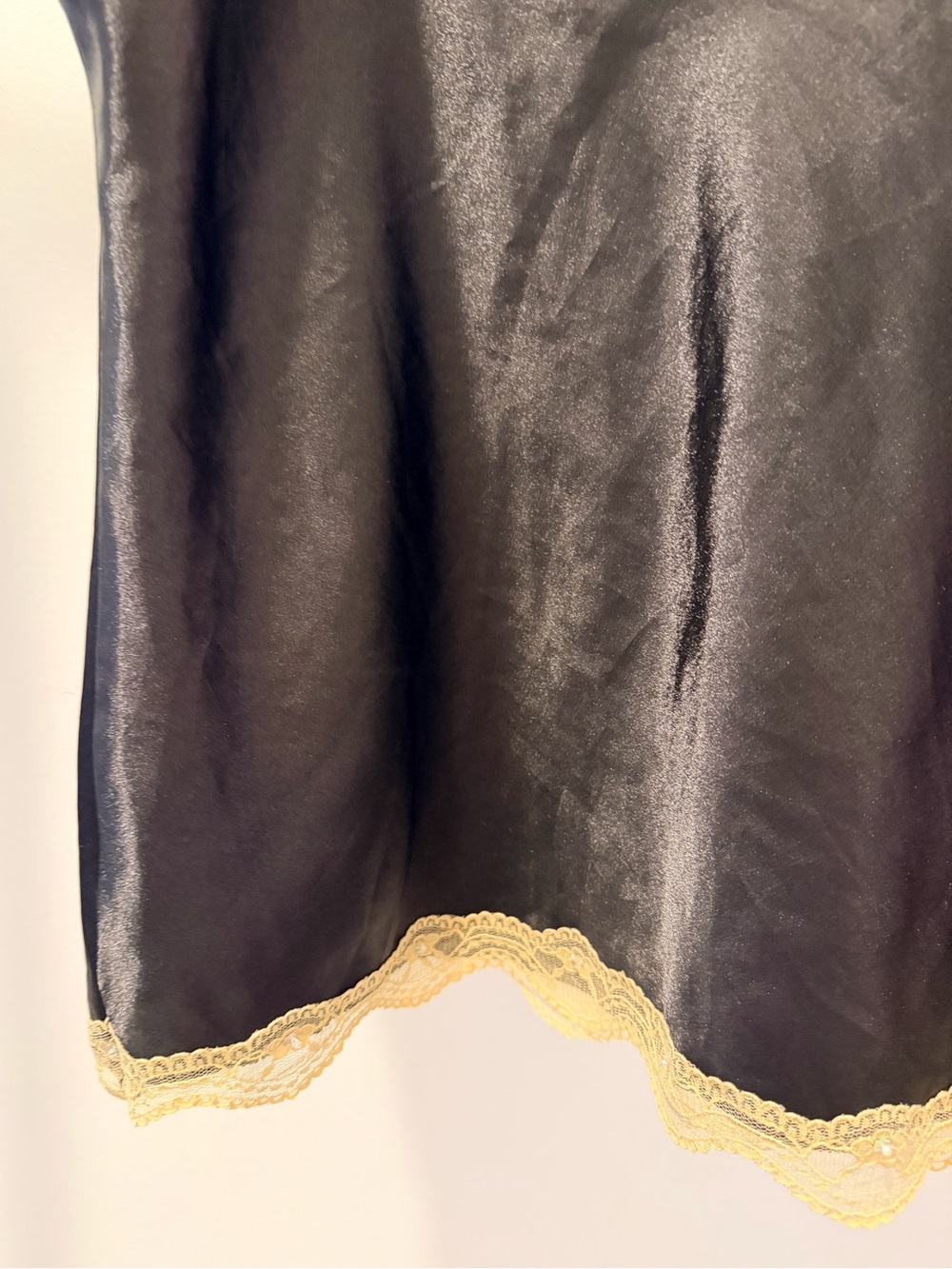 90s/Y2K Black Satin Cami with Cream Lace Trim - Picture 6 of 6